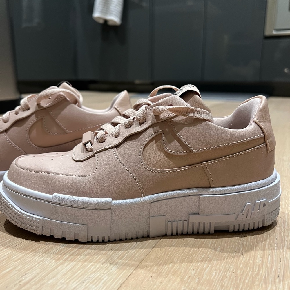 Nike Women Air Force 1 Pixel Size 5